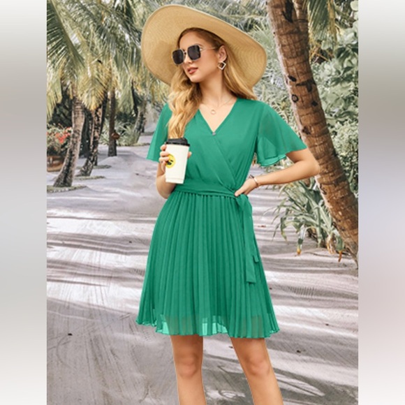 GRECERELLE Emerald Green Wrap V-Neck Short Sleeve Casual Pleated Mini Dress - Picture 7 of 7